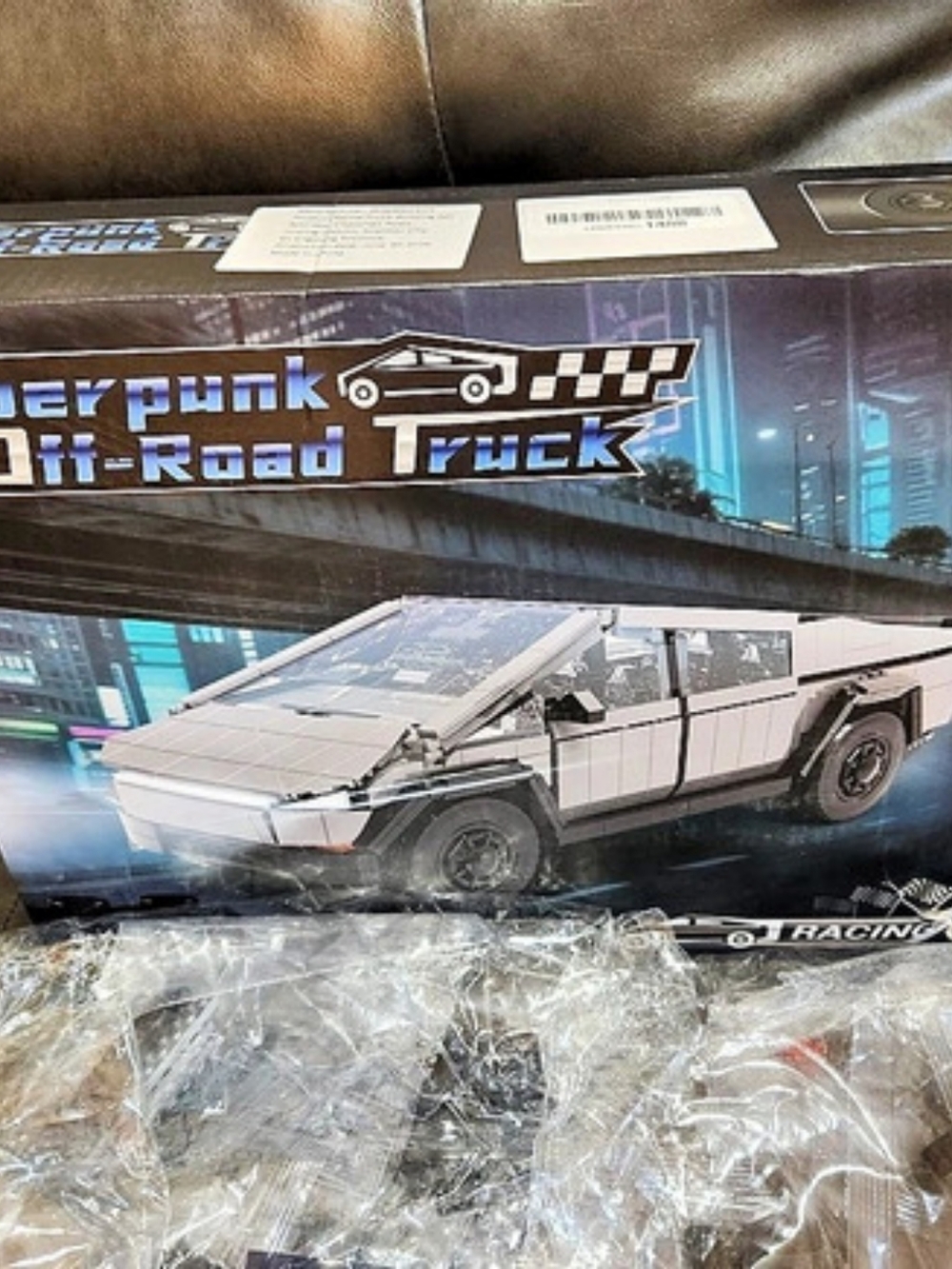 New Cyberpunk Off-Road Truck NO.JM003 Set JM003 1,586 Pieces Missing Manual